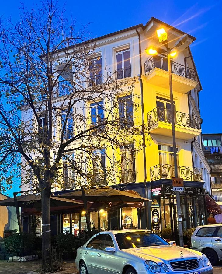 Amo'S Hotel Shkodër Buitenkant foto